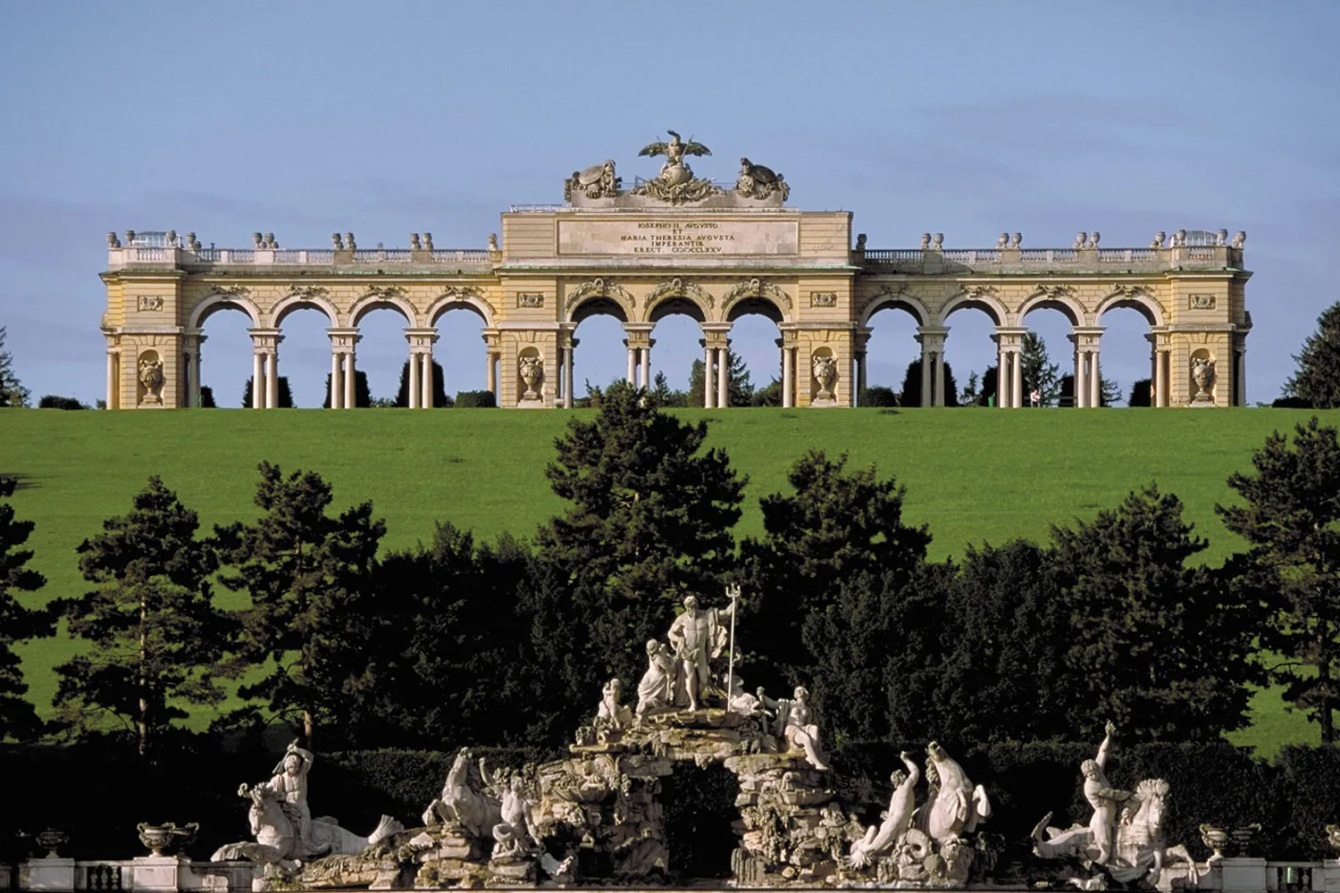 Explore essential resources for expats in Vienna, from social integration programs to language training. Your path to successful living starts here!